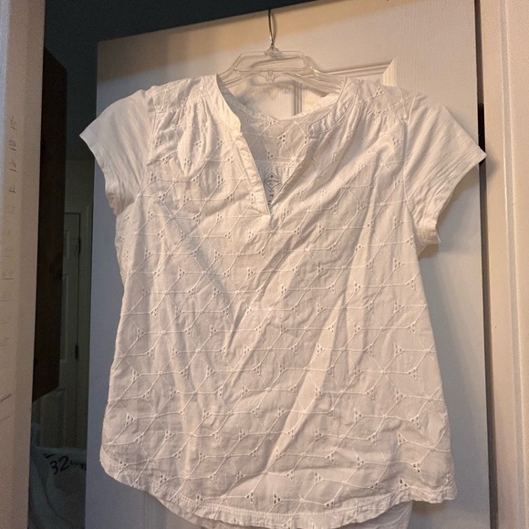 St. John's Bay White Fitted Cap Sleeve Blouse PS 🌼3/$10🌼 - Picture 1 of 4